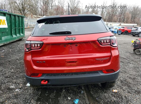 3C4NJDDNXST621879 2025 JEEP COMPASS Красный Вид салона спереди