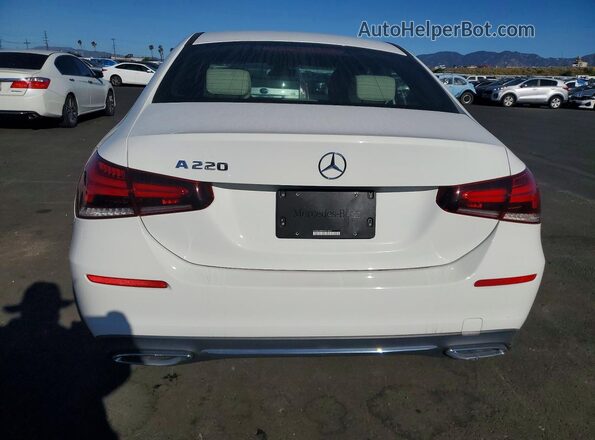 WDD3G4EB5KW014072 2019 MERCEDES-BENZ A White Widok wnętrza z przodu