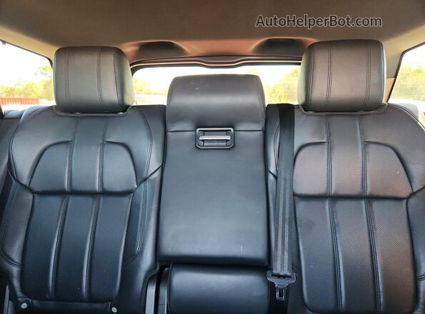 SALWR2FV4HA132420 2017 LAND ROVER RANGE Silver Widok wnętrza z tyłu