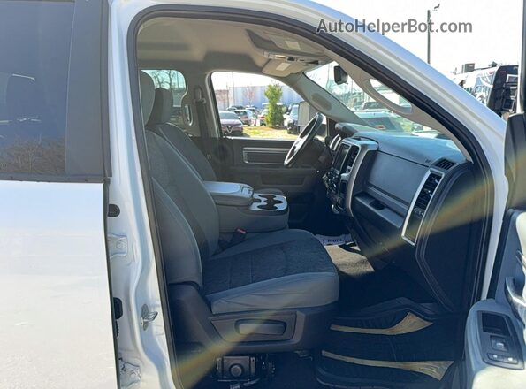 3C7WRTCL1GG210669 2016 RAM 3500 White Widok z tyłu