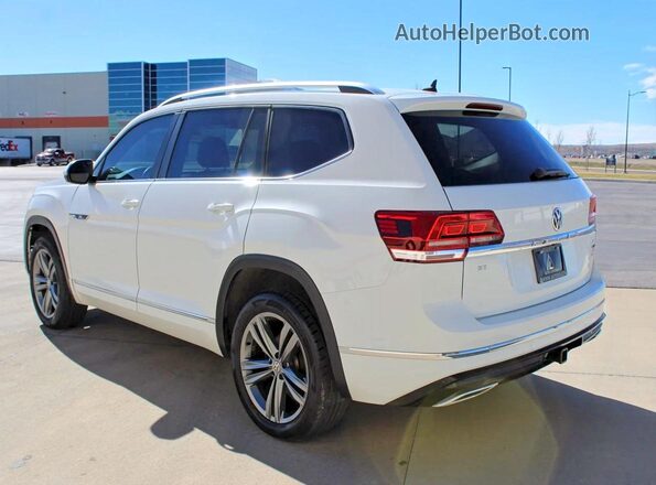 1V2XR2CAXKC604336 2019 VOLKSWAGEN ATLAS Белый Вид спереди