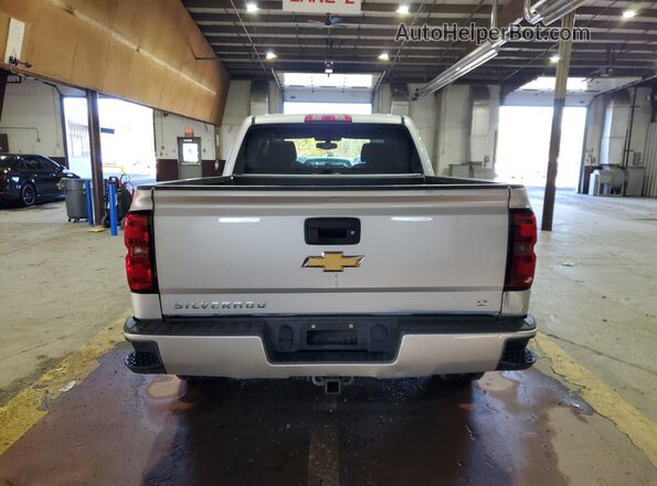 1GCVKREC4GZ243999 2016 CHEVROLET SILVERADO Серебряный Вид сзади