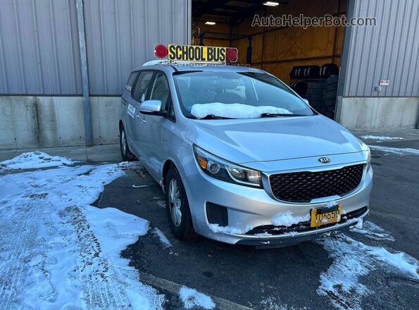 KNDMA5C14H6259678 2017 KIA SEDONA Серебряный Передняя левая четверть