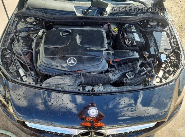 WDDSJ4EB8JN506127 2018 MERCEDES-BENZ CLA-CLASS Black Widok komory silnika