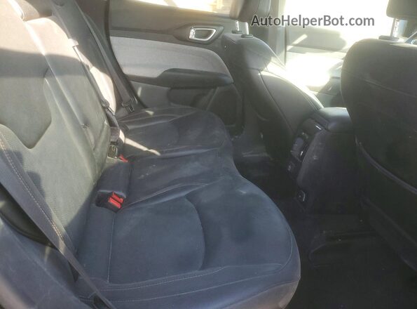 3C4NJDFB4NT118548 2022 JEEP COMPASS Черный Вид задней части салона