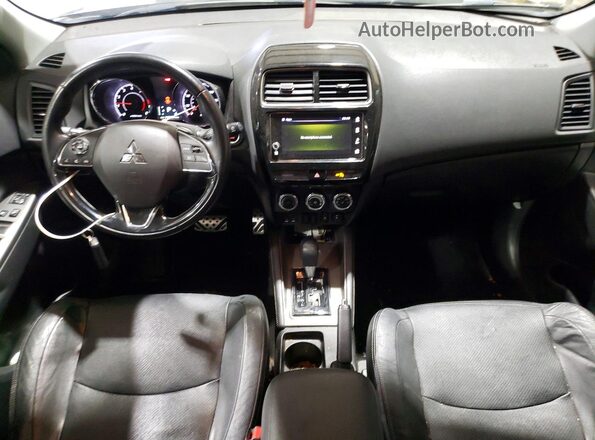 JA4AP4AW8JU003131 2018 MITSUBISHI OUTLANDER Brown Widok deski rozdzielczej