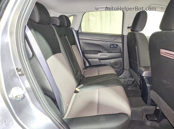 JA4AR3AW2HZ018287 2017 MITSUBISHI OUTLANDER Gray Widok wnętrza z tyłu