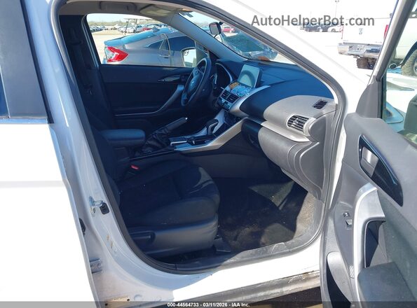 JA4AT4AA9JZ067679 2018 MITSUBISHI ECLIPSE CROSS Белый Вид салона спереди