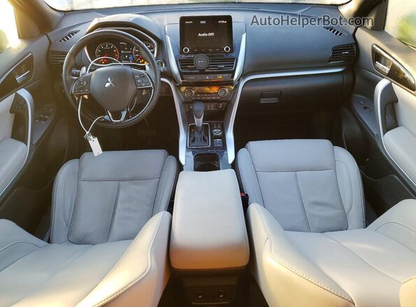 JA4ATWAA1PZ002829 2023 MITSUBISHI ECLIPSE Silver Widok deski rozdzielczej