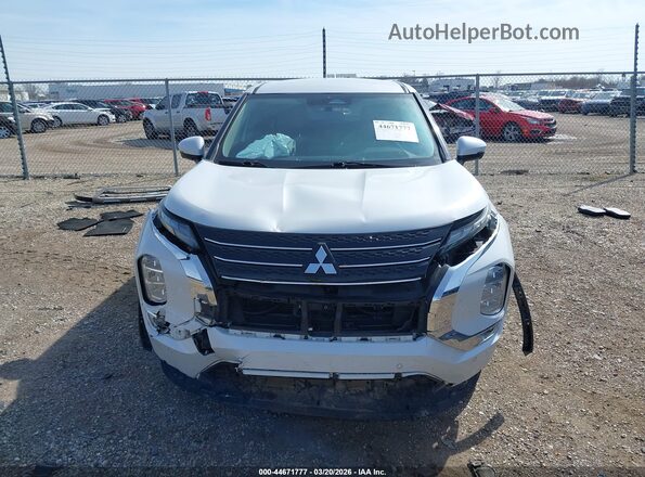 JA4J3VA88RZ034879 2024 MITSUBISHI OUTLANDER White Vista interior trasera