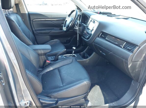 JA4JZ4AX0GZ025302 2016 MITSUBISHI OUTLANDER Серый Вид салона спереди