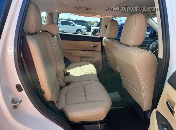 JA4JZ4AX5JZ035301 2018 MITSUBISHI OUTLANDER Белый Вид задней части салона