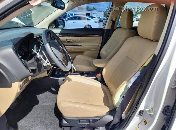 JA4JZ4AX5JZ035301 2018 MITSUBISHI OUTLANDER Белый Вид салона спереди