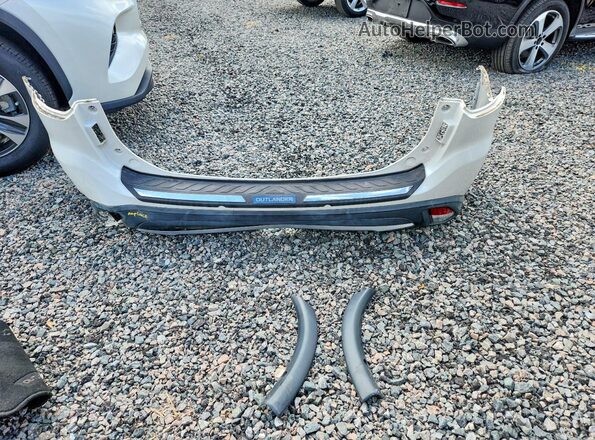 JA4JZ4AX5JZ035301 2018 MITSUBISHI OUTLANDER Белый Вид наклейки с VIN-кодом