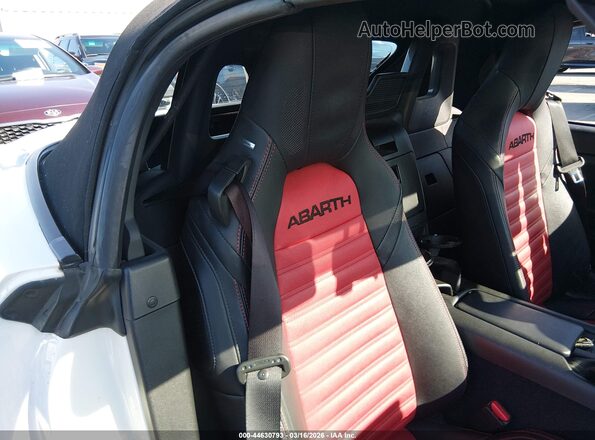 JC1NFAEK9J0138980 2018 FIAT 124 SPIDER Белый Вид наклейки с VIN-кодом