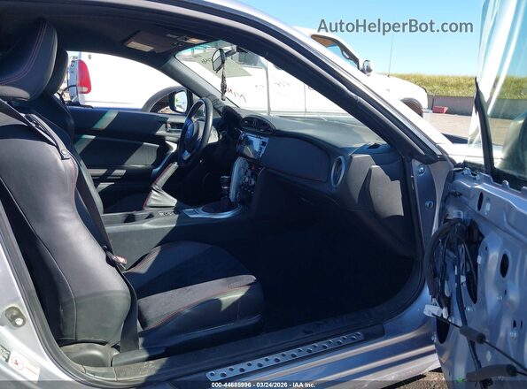 JF1ZCAC17L9701732 2020 SUBARU BRZ Silver Widok wnętrza z przodu