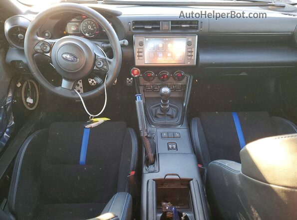 JF1ZDBS18R9702207 2024 SUBARU BRZ Синий Вид панели приборов