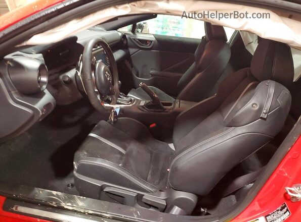 JF1ZNBE1XS8752014 2025 TOYOTA GR Красный Вид салона спереди