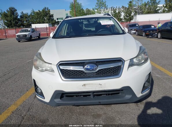 JF2GPADC0H8213338 2017 SUBARU CROSSTREK Белый Вид спереди