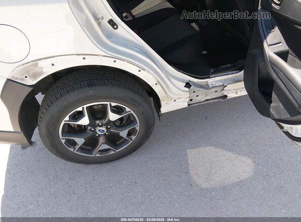 JF2GTAAC7JH333031 2018 SUBARU CROSSTREK Желтый Вид спереди