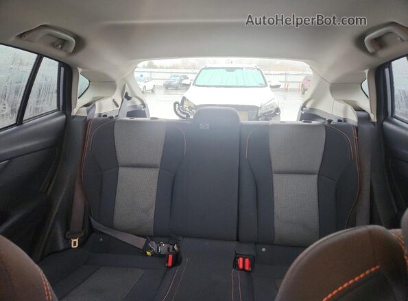 JF2GTACC0K8256016 2019 SUBARU CROSSTREK Silver Widok tylnych siedzeń