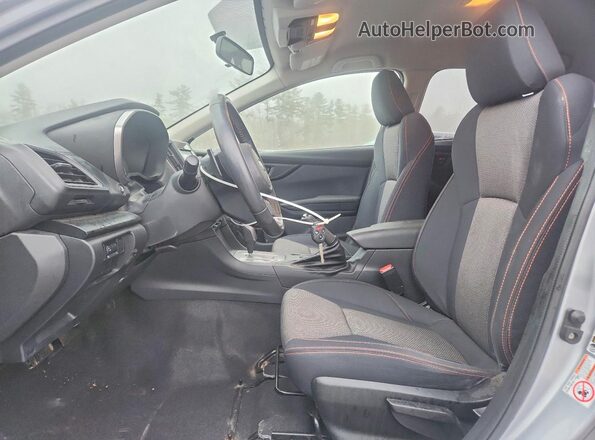 JF2GTACC0K8256016 2019 SUBARU CROSSTREK Silver Widok wnętrza z przodu
