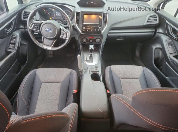 JF2GTACC0K8256016 2019 SUBARU CROSSTREK Silver Widok deski rozdzielczej