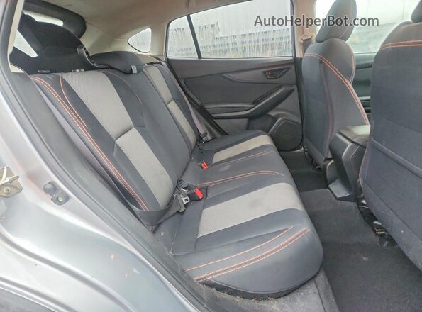 JF2GTACC0K8256016 2019 SUBARU CROSSTREK Silver Widok wnętrza z tyłu