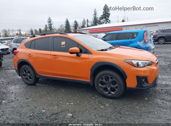 JF2GTADC0JH240637 2018 SUBARU CROSSTREK Оранжевый Вид задней части салона