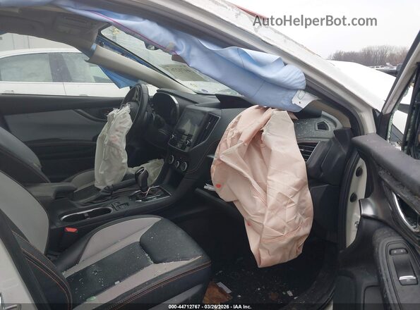 JF2GTALC3JH291437 2018 SUBARU CROSSTREK Белый Вид салона спереди