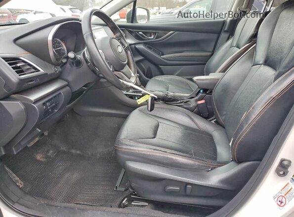 JF2GTALC7J8249496 2018 SUBARU CROSSTREK Белый Вид салона спереди