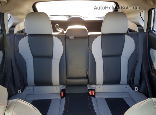 JF2GTAMC2KH227230 2019 SUBARU CROSSTREK White უკანა სავარძლების ხედი