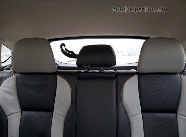 JF2GTAMCXK8247449 2019 SUBARU CROSSTREK White უკანა სავარძლების ხედი