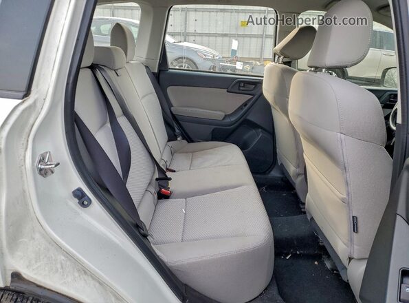 JF2SJABC5GH539469 2016 SUBARU FORESTER 2.5 Белый Вид задней части салона