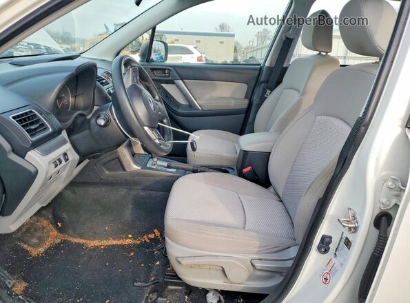 JF2SJABC5GH539469 2016 SUBARU FORESTER 2.5 Белый Вид салона спереди