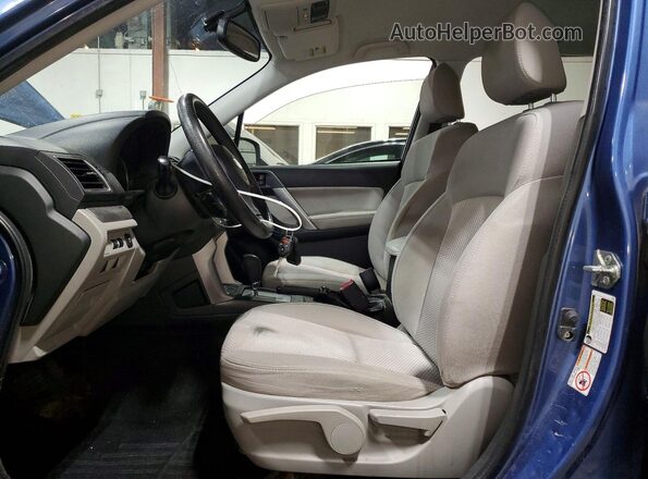 JF2SJABC6GH479069 2016 SUBARU FORESTER 2.5 Blue Widok wnętrza z przodu