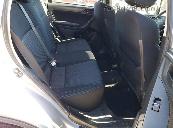 JF2SJABC6HH541989 2017 SUBARU FORESTER 2.5 Silver Вид задніх сидінь