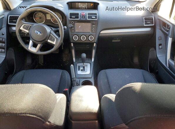 JF2SJABC8HH443885 2017 SUBARU FORESTER Серебряный Вид панели приборов