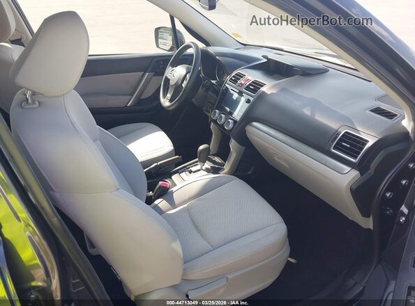 JF2SJADC8GH524056 2016 SUBARU FORESTER 2.5 Серый Вид салона спереди