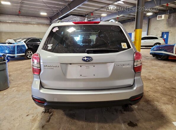 JF2SJADC8GH527829 2016 SUBARU FORESTER 2.5 Серебряный Вид сзади