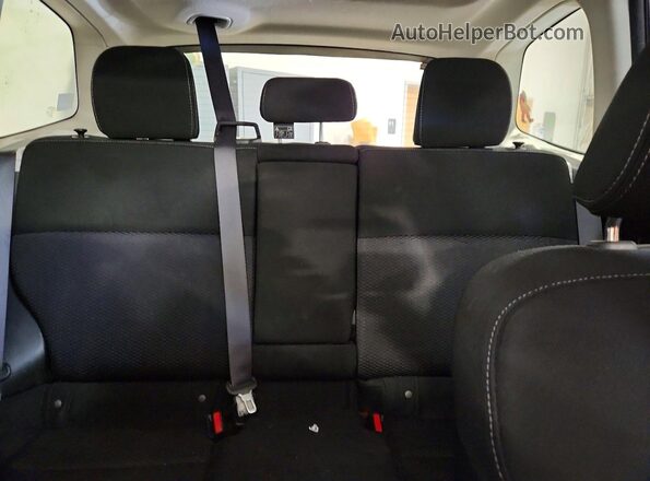 JF2SJADC8GH527829 2016 SUBARU FORESTER 2.5 Серебряный Вид задних сидений