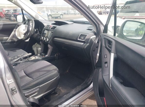 JF2SJAEC2JH515455 2018 SUBARU FORESTER 2.5 Серебряный Вид салона спереди