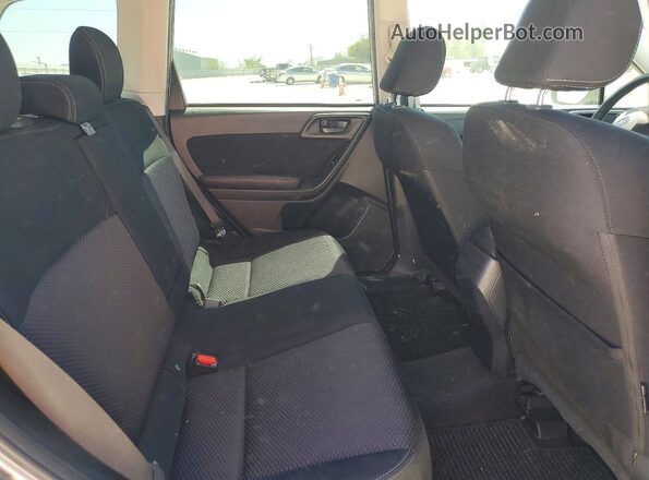 JF2SJAGC3GH506706 2016 SUBARU FORESTER 2.5 Серебряный Вид задней части салона