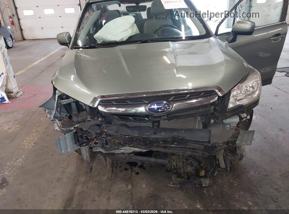JF2SJAJC9JH496683 2018 SUBARU FORESTER 2.5 Зеленый Вид спереди