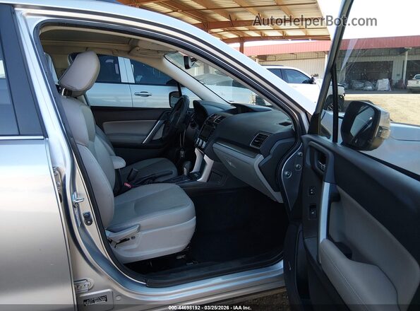 JF2SJAVC6GH435259 2016 SUBARU FORESTER 2.5I TO Серебряный Вид салона спереди