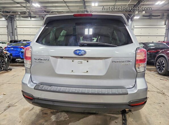 JF2SJAWC2HH810922 2017 SUBARU FORESTER 2.5I TO Серебряный Вид сзади
