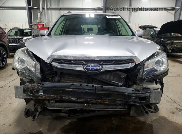 JF2SJAWC2HH810922 2017 SUBARU FORESTER 2.5I TO Серебряный Вид спереди