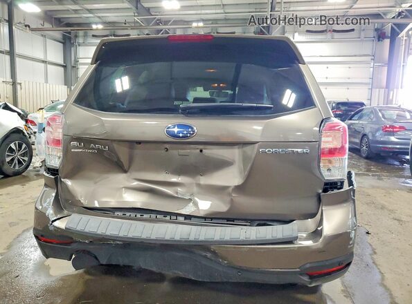 JF2SJAWC3JH453417 2018 SUBARU FORESTER 2.5I TO Tan Вид ззаду