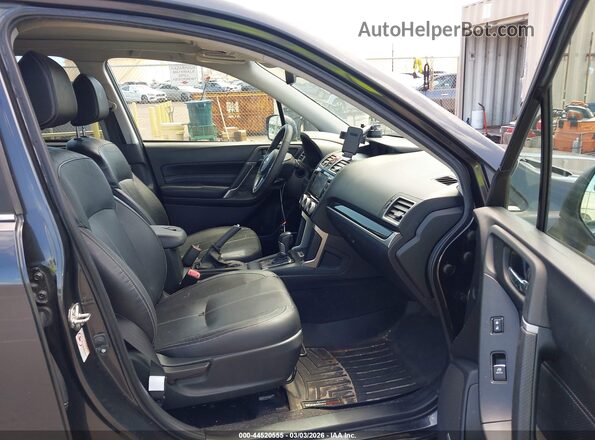 JF2SJAWC4JH555048 2018 SUBARU FORESTER 2.5I TO Черный Вид салона спереди