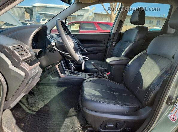 JF2SJAWC8JH449556 2018 SUBARU FORESTER 2.5I TO Зеленый Вид салона спереди